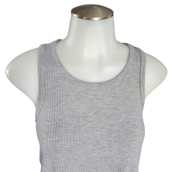 Betsey Johnson Performance tank top split in the back - Picture 2 of 7